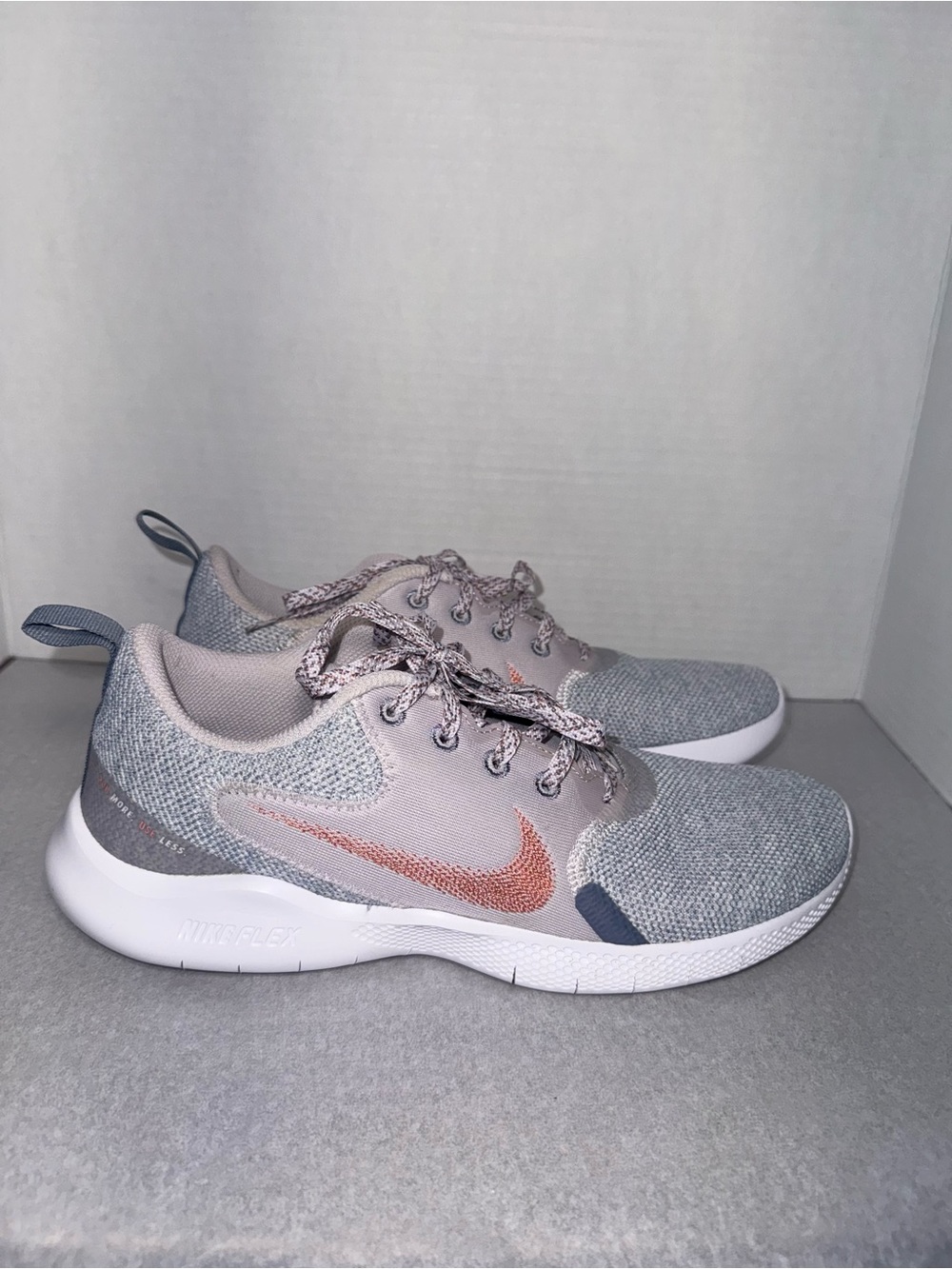 Nike Flex Shoes Womens 9.5 Gray Pink Walking Running Sneakers